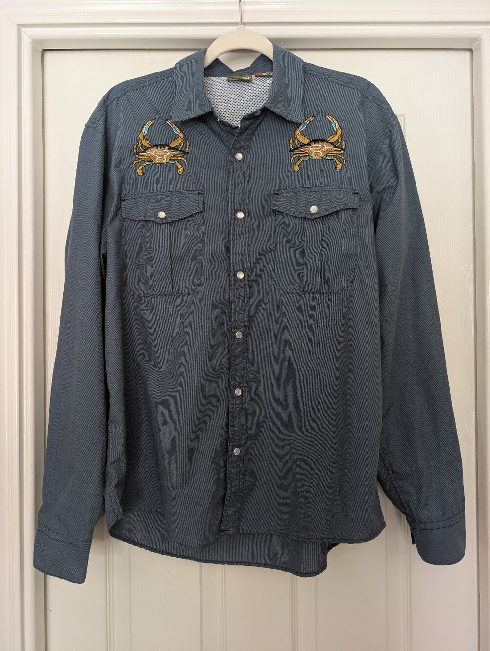 Howler Bros M Gaucho Blue Embroidered Crab Snap Shirt 10th Anniversary 2016 EUC!